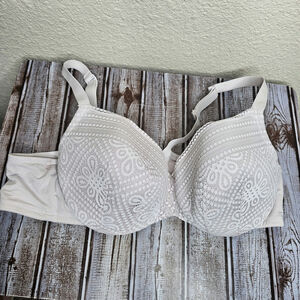 CACIQUE white and gray lacey bra molded cups Underwire womens size 42C
